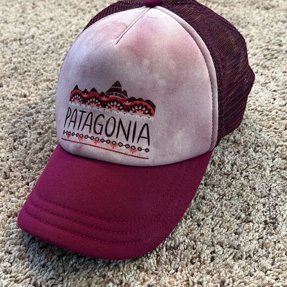 Patagonia Femme Fitz Roy Trucker Hat Red Wine Tie Dye Snapback Mesh Cap - Picture 2 of 8